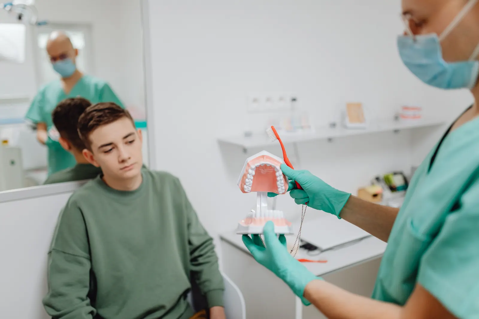 Ozempic Teeth: The UK Dental Guide to GLP-1 Medications and Your Mouth — GC Clinic Istanbul