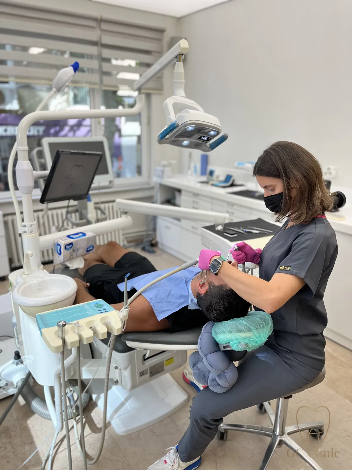 Wurzelbehandlung türkei — Komplexe endodontie bei GC Clinic Istanbul