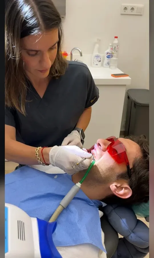 Teeth whitening session during a smile makeover at GC Clinic Istanbul